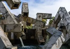 ARCHITECTURAL ODDITIES